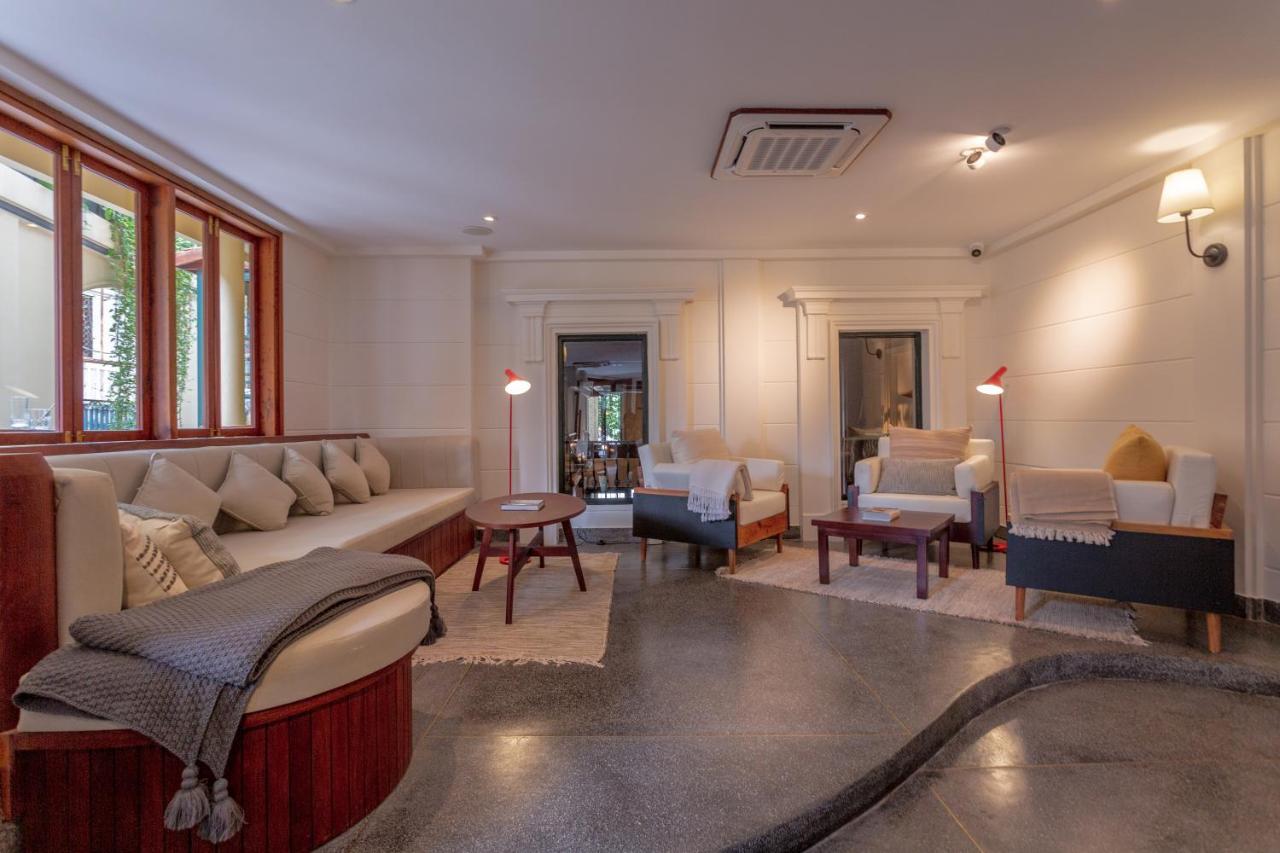 La Chronique Hotel Пном Пен Екстериор снимка
