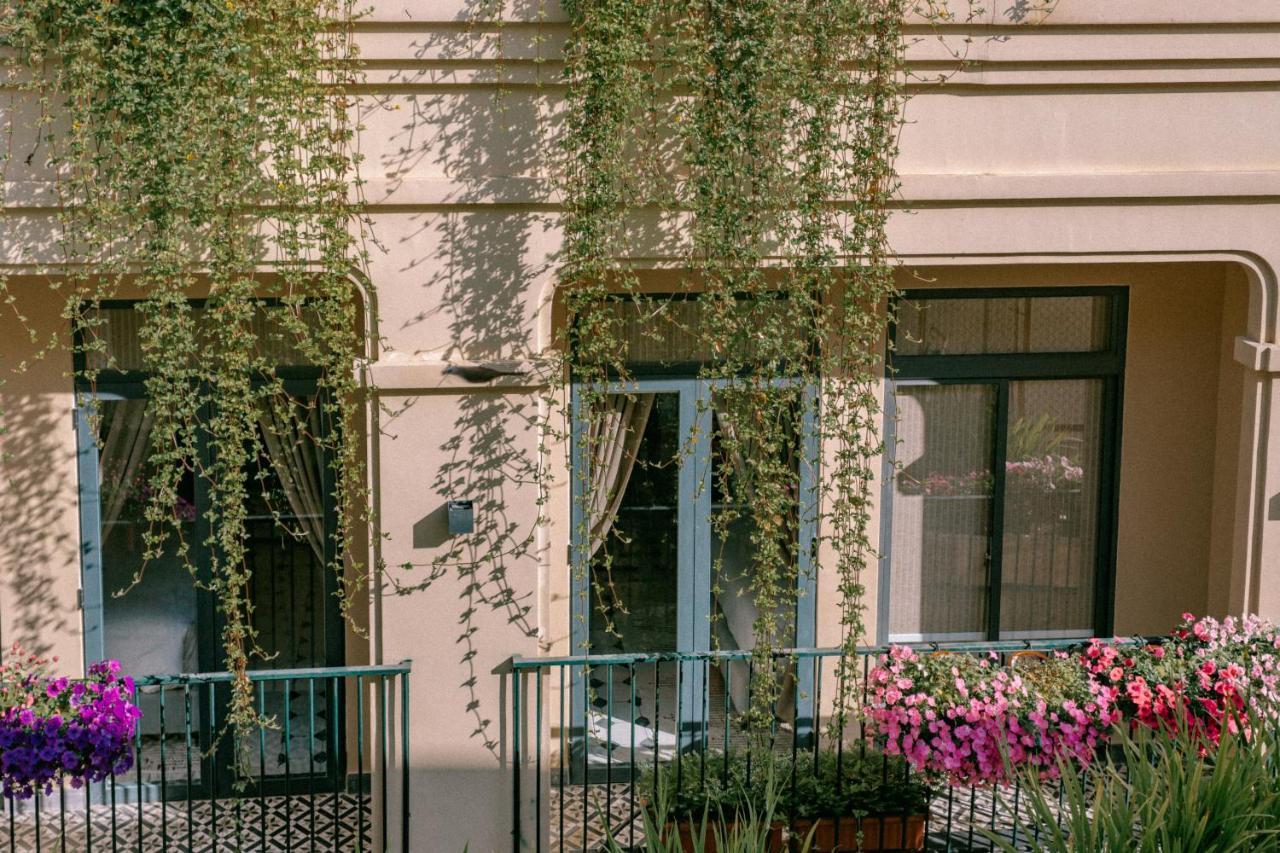 La Chronique Hotel Пном Пен Екстериор снимка
