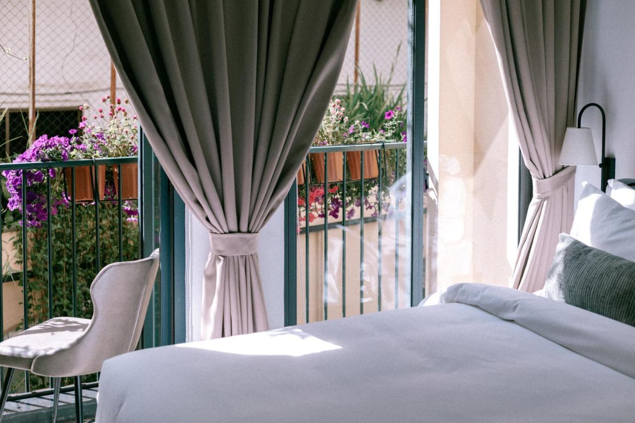 La Chronique Hotel Пном Пен Екстериор снимка