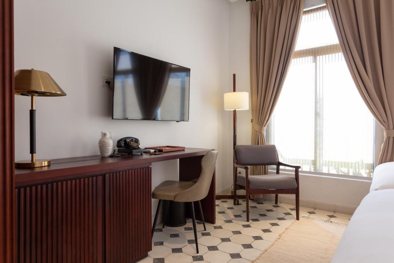 La Chronique Hotel Пном Пен Екстериор снимка